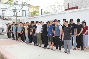 Băng nhóm lừa đảo xuyên quốc gia bị bắt giữ. (Ảnh: CANA)