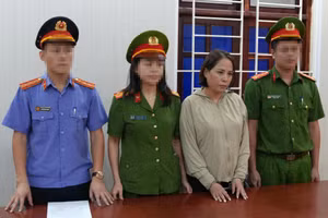 Bị can Phan Thị Mai tại Cơ quan điều tra. (Ảnh: CANA)