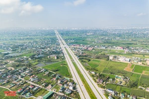 Dự án Xây dựng Trung tâm hành chính tỉnh Nghệ An bám đại lộ Vinh - Cửa Lò. (Ảnh: Phạm Tâm)