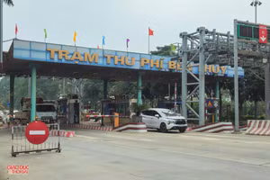 Trạm thu phí Bến Thủy 1. (Ảnh: Phạm Tâm)