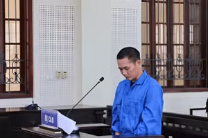 Bị cáo Nguyễn Văn Sỹ tại phiên tòa sơ thẩm. 