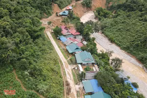 Xã Nhôn Mai (Nghệ An) với 21 thôn, bản đang bị cô lập do mưa lũ. (Ảnh: Phạm Tâm)