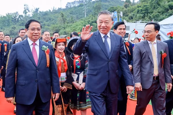 Tổng Bí thư Tô Lâm, Thủ tướng Phạm Minh Chính dự lễ khởi công tại điểm cầu chính. Ảnh: VGP/Nhật Bắc 