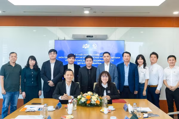 Tập đoàn FPT và Viện Khoa học Giáo dục Việt Nam ký kết hợp tác đồng tổ chức và ra mắt Vio Global Champion.
