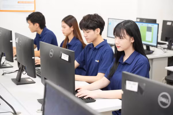 Học sinh Ban Mai School.