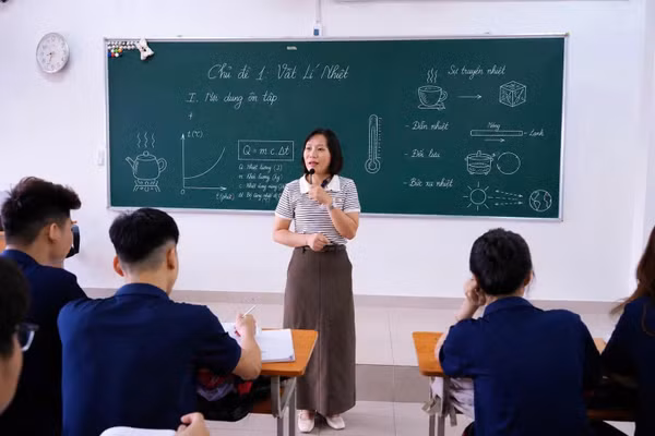 Nỗ lực thực hiện giáo dục bắt buộc ở THCS