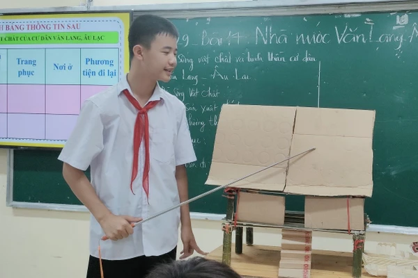 Học sinh Trường THCS Văn Yên (Thái Nguyên) trong giờ học Lịch sử.