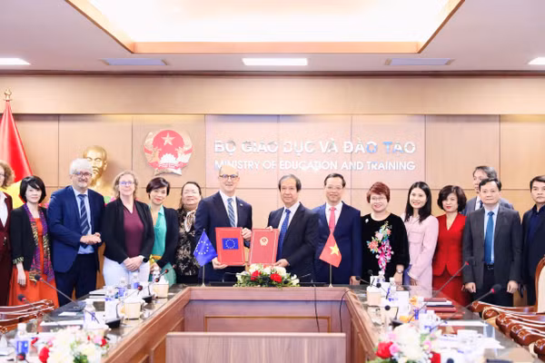 Ký kết Hiệp định tài chính Dự án 'Chương trình giáo dục nghề nghiệp Việt Nam-EU'
