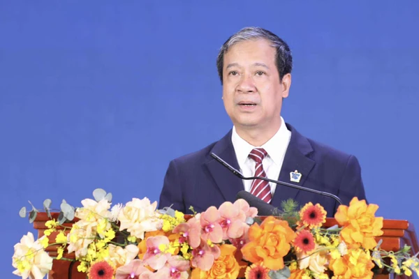 Bộ trưởng Nguyễn Kim Sơn phát động phong trào thi đua yêu nước ngành Giáo dục giai đoạn 2025-2030. Ảnh: Lê Cường.