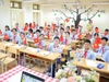 Cô trò Trường THCS Đống Đa (Kim Liên, Hà Nội). Ảnh: NTCC