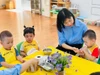 Trẻ ăn bán trú tại Trường Mầm non Ngô Thì Nhậm (Hà Đông, Hà Nội). Ảnh: Đình Tuệ