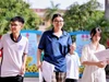 Thí sinh dự thi vào Trường THPT Hà Huy Tập (Vinh Phú, Nghệ An). Ảnh: Hồ Lài