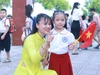 Cô trò lớp 1, Trường Tiểu học Yên Nghĩa, quận Hà Đông. Ảnh: Đình Tuệ 