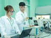 Sinh viên Học viện Nông nghiệp Việt Nam thực hành trong phòng thí nghiệm. Ảnh: NTCC