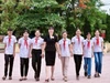 NGƯT Lê Thị Hồng Tâm và học sinh Trường Tiểu học Thị trấn Hạ Hòa (xã Hạ Hòa, Phú Thọ).