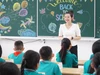 Cô trò Trường THCS Hưng Bình (Thành Vinh, Nghệ An).
