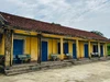 Dãy phòng học đã xuống cấp của Trung tâm Giáo dục nghề nghiệp - Giáo dục thường xuyên Mộ Đức (Quảng Ngãi). Ảnh: PV