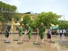 Lực lượng chức năng hỗ trợ Trường Tiểu học Thu Thủy (Nghệ An) khắc phục bão lụt. Ảnh: INT