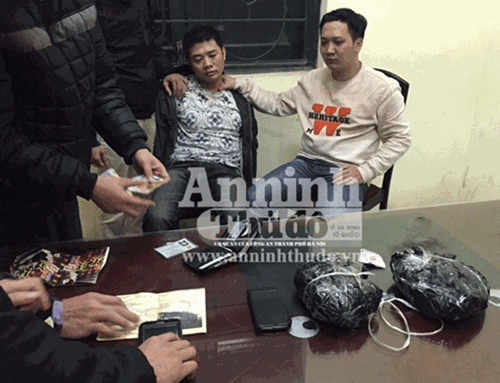 Hà Nội: Khởi tố đối tượng lái xe ô tô CRV đi bán 2kg ma túy đá ảnh 2