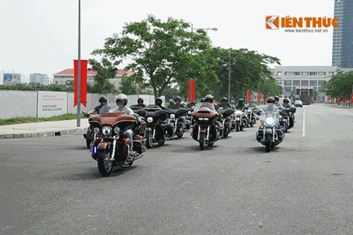 Cận cảnh dàn môtô Harley-Davidson tại lễ tổng duyệt 30/4 - Hình 2 Can canh dan moto Harley-Davidson tai le tong duyet 30/4-Hinh-2