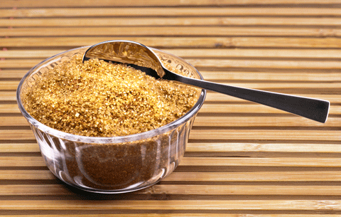 Đường nâu trộn mật ong là phương pháp tẩy da chết an toàn được nhiều người sử dụng, nhẹ nhàng lấy đi lớp bụi bẩn phần lưng, giúp da thoáng sạch, giảm bã nhờn đọng lại khiến mụn không còn nơi phát triển. Ảnh: Foodlove Đường nâu trộn mật ong là phương pháp tẩy da chết an toàn được nhiều người sử dụng, nhẹ nhàng lấy đi lớp bụi bẩn phần lưng, giúp da thoáng sạch, giảm bã nhờn đọng lại khiến mụn không còn nơi phát triển. Ảnh: Foodlove