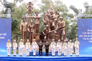 Tại buổi lễ, Ban Tổ chức đã tuyên dương, trao thưởng cho 10 Gương mặt trẻ Công an Thủ đô xuất sắc.