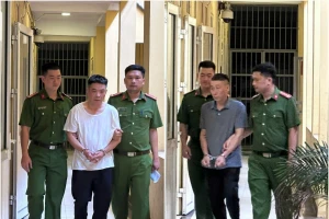 Chủ tịch, Phó Chủ tịch xã Tự Nhiên tại cơ quan công an.