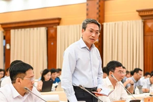 Thiếu tướng Nguyễn Quốc Toản, Chánh Văn phòng Bộ phát biểu tại họp báo.