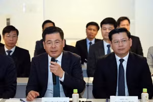  Bộ trưởng Bộ Công Thương Nguyễn Hồng Diên phát biểu tại buổi làm việc.