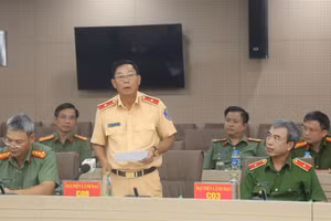 Thiếu tướng Nguyễn Văn Mừng, Phó Cục trưởng Cục CSGT, Bộ Công an trả lời tại buổi họp báo.