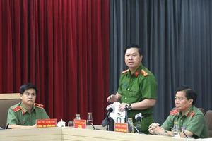 Đại tá Nguyễn Công Khôi thông tin tại buổi họp báo.