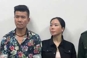 Vợ chồng Mai Anh tại cơ quan điều tra (Ảnh: Công an cung cấp).