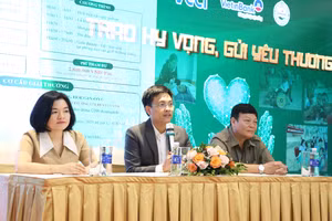 Đại diện Ban tổ chức giải thông tin với báo chí.