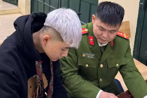 Diệp Văn Mạnh tại cơ quan công an.