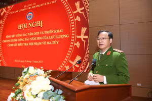 Thứ trưởng Bộ Công an Nguyễn Văn Long phát biểu chỉ đạo Hội nghị.