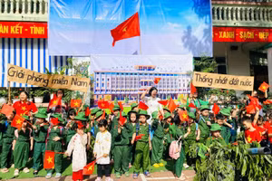 Cô trò Trường Mầm non Ngô Quyền với nhiều hoạt động kỷ niệm 50 năm Ngày Giải phóng miền Nam. 