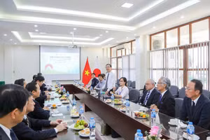 Ông Đào Việt Hà, Phó Hiệu trưởng Trường Cao đẳng Xây dựng Công trình đô thị giới thiệu về nhà trường.