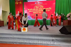 Thí sinh tham gia phần thi xử lý tình huống thường gặp về bầu cử.