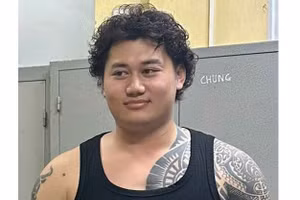 Bùi Lam Anh tại cơ quan công an.