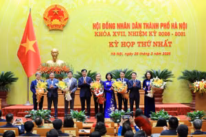 Lãnh đạo TP Hà Nội chúc mừng Chủ tịch và các Phó Chủ tịch UBND thành phố nhiệm kỳ 2026 - 2031.