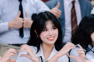 Hoàng Nguyễn An Phương lớp 12G0.