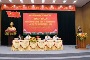 Quang cảnh buổi họp.