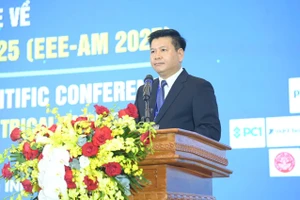 PGS.TS Đinh Văn Châu – Hiệu trưởng Trường Đại học Điện lực khai mạc Hội thảo. 