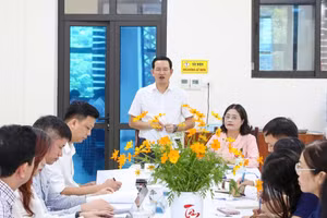 Ông Cồ Như Dũng - Chủ tịch UBND phường Giảng Võ phát biểu.