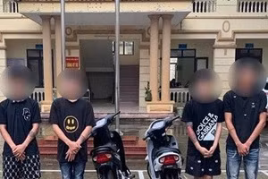 Nhóm thanh. thiếu niên bị bắt giữ.