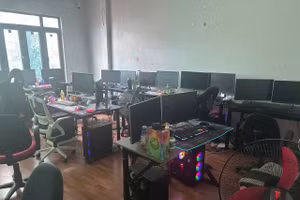 Hệ thống máy tính được ổ nhóm lắp đặt để thực hiện hành vi chiếm đoạt quyền truy cập Facebook.