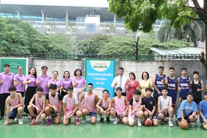 Chung tay xây dựng sân bóng rổ cho học sinh Thủ đô