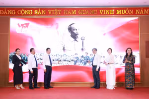 Ra mắt website chào mừng 80 năm Cách mạng tháng Tám thành công và Quốc khánh nước Cộng hòa xã hội chủ nghĩa Việt Nam.