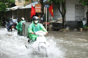 Dự báo đêm 28 đến chiều tối 30/9, Hà Nội có mưa vừa, mưa to đến rất to và dông.