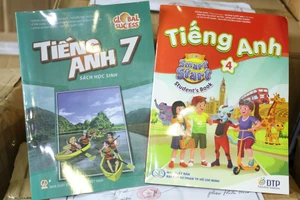 Một số loại sách giả được đường dây trên sản xuất.